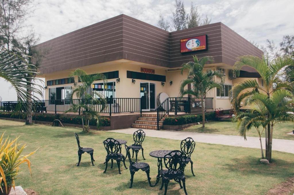 Hadthong Resort Pak Phayun Exterior photo