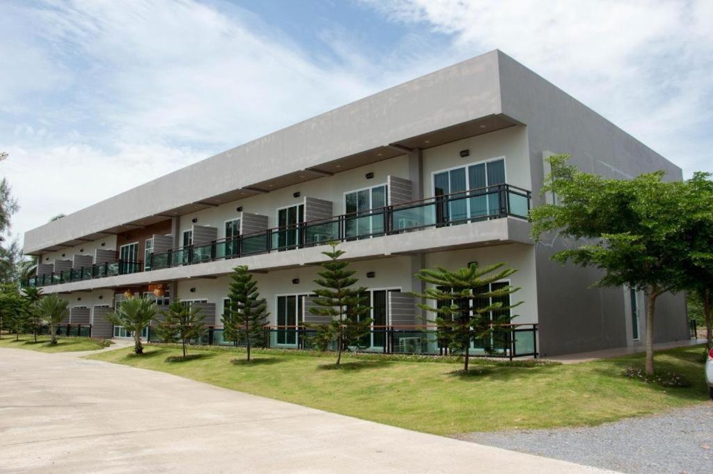 Hadthong Resort Pak Phayun Exterior photo